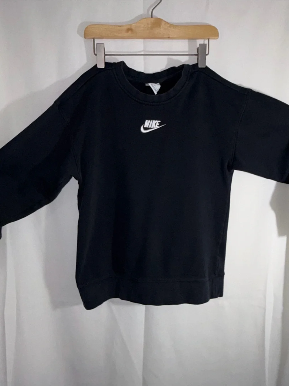 Nike Black Crewneck Sweatshirt Embroidered Swoosh Size M